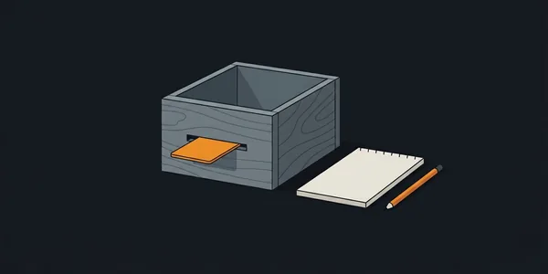 Illustration: Ein kleines oranges Kärtchen steckt im Schlitz einer Holzkiste; daneben liegt ein unbenutzter Notizblock mit Bleistift.